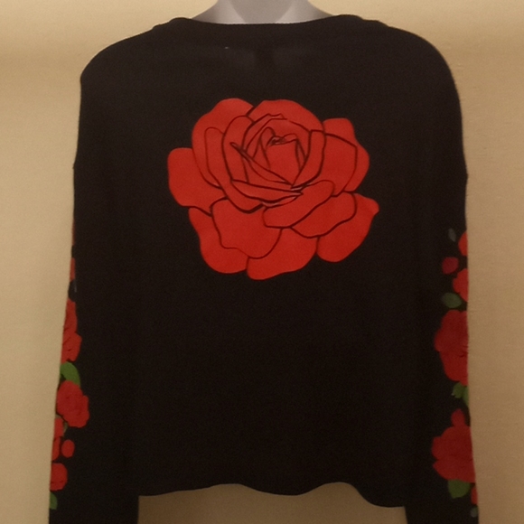 Rebellious One Rose L/S Crop Top - Picture 6 of 13